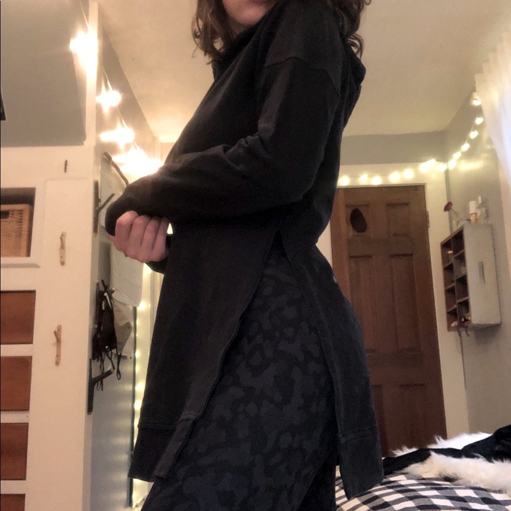 Women’s Lululemon Black Sweatshirt